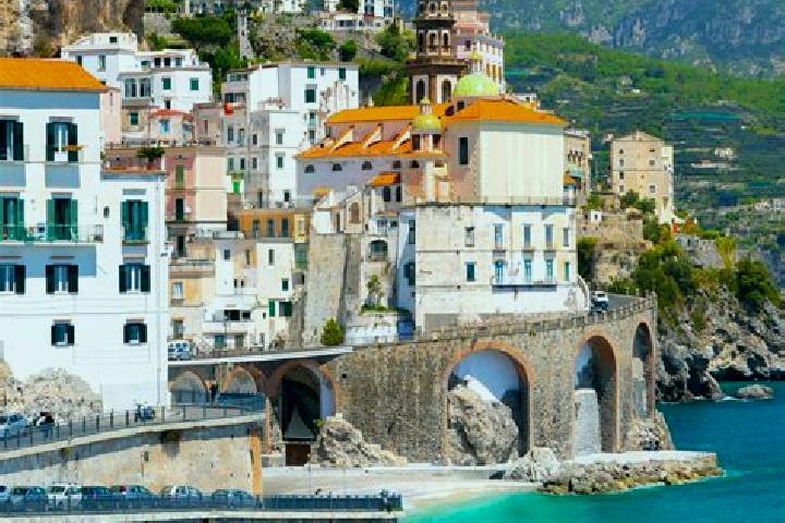Scarlett, 25 — Escort in Averara, Italy