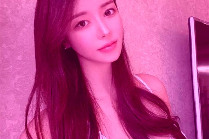 Scarlett, 25 — Escort in Jaggong, China