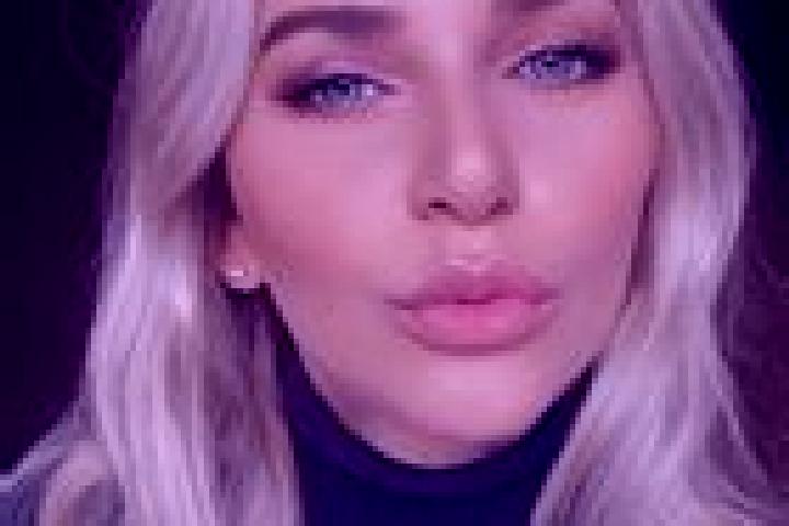 Scarlett, 25 — Escort in Novoukrainka, Ukraine