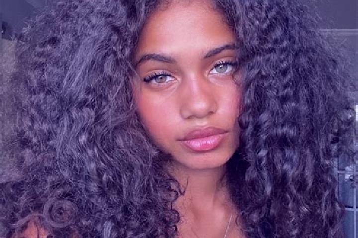 Scarlett, 26, a black brown-eyed ebony companion based in Vadu Stanchii. Offering Fetish, Domination, Roleplay. Available for incall and outcall, day and eve...