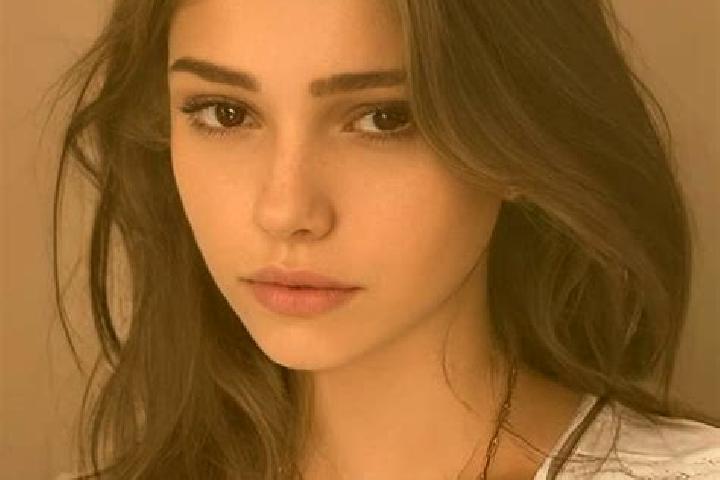 Scarlett, 26, a black grey-eyed slavic companion based in Viol. Offering OWO, Dinner Date, Girlfriend Experience, Tantra. Available for incall and outcall, o...