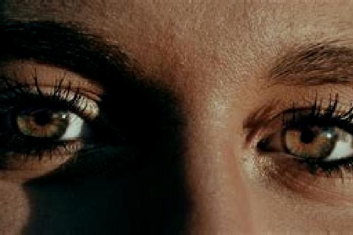 Scarlett, 26, a black hazel-eyed ebony companion based in Mogosesti-Siret. Offering Tantra, Fetish, CIM. Available for incall and outcall, overnight bookings...