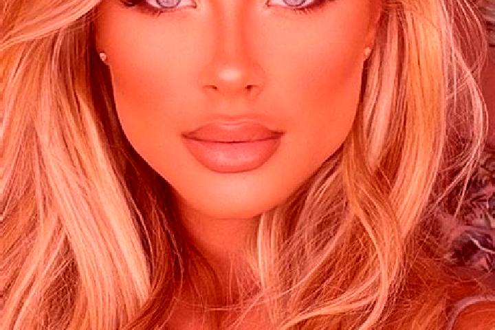 Scarlett, 26, a blonde hazel-eyed latina companion based in Houtem. Offering Tantra, BDSM, Duos. Available for incall and outcall, overnight bookings available.