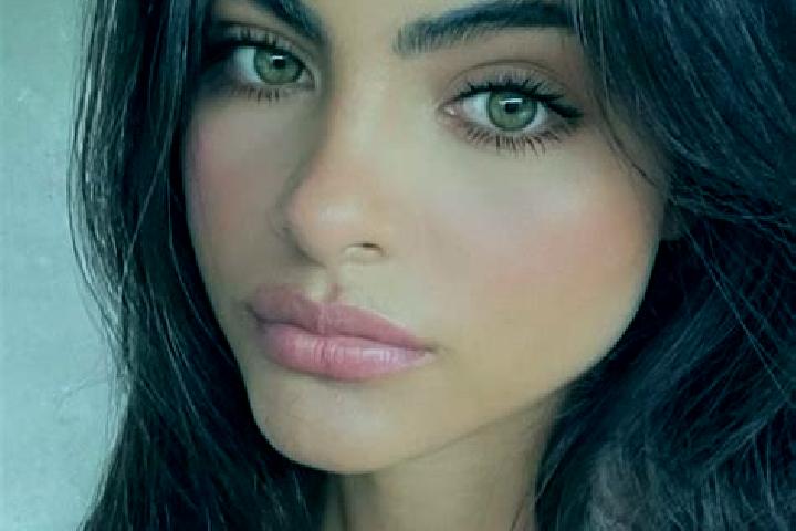 Scarlett, 26, a brunette green-eyed indian companion based in Sharga. Offering 69, Fetish, Deep French Kissing, Roleplay. Available for incall and outcall, o...