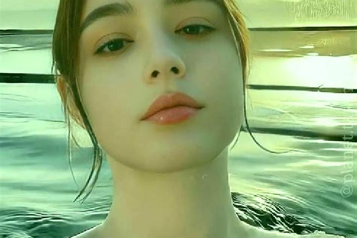 Scarlett, 26 — Escort in Bada, Russia