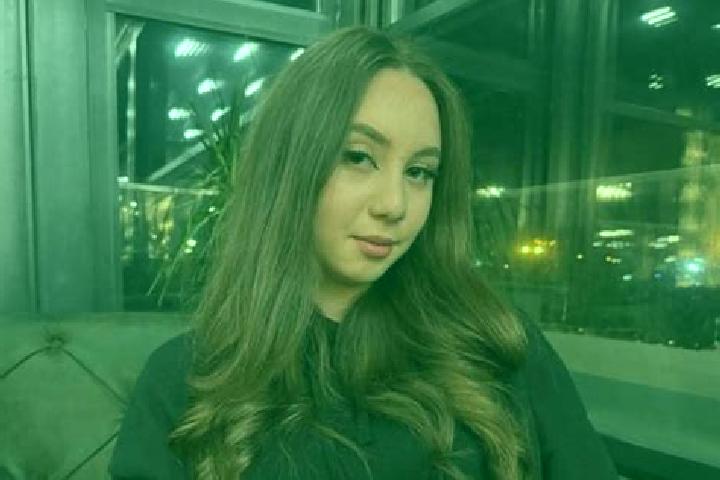 Scarlett, 26 — Escort in Lelesti, Romania