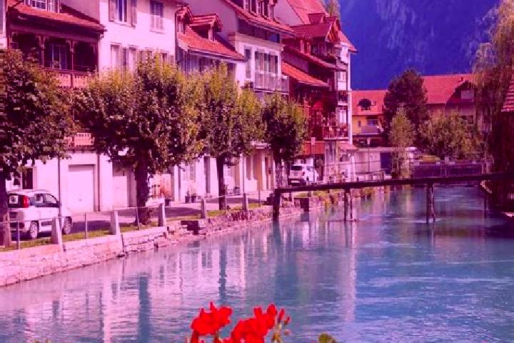 Scarlett, 26 — Escort in Roefels, Switzerland