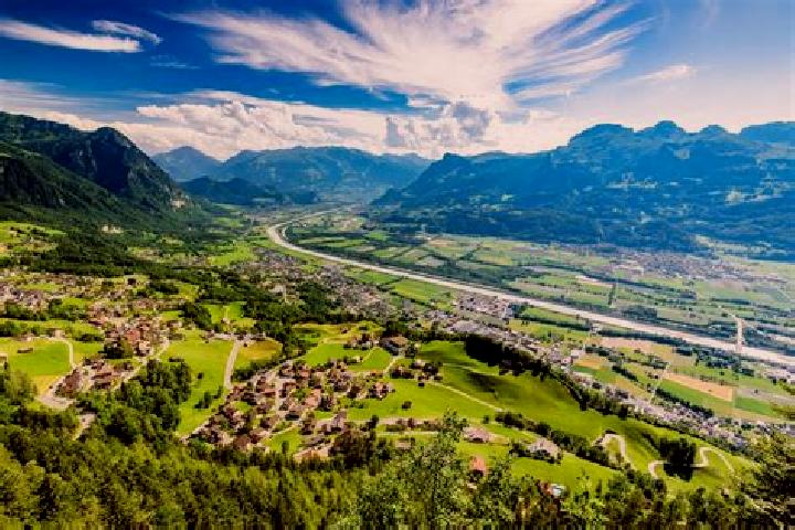Scarlett, 26 — Escort in Triesenberg, Liechtenstein