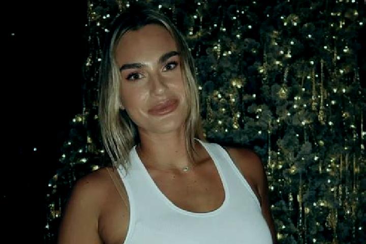 Scarlett, 26 — Escort in Tyret Pervaya, Russia