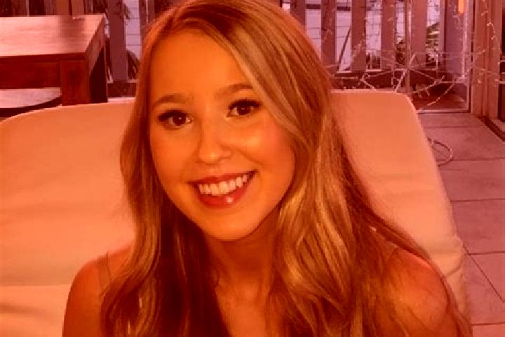 Scarlett, 26 — Escort in Westfield, United States