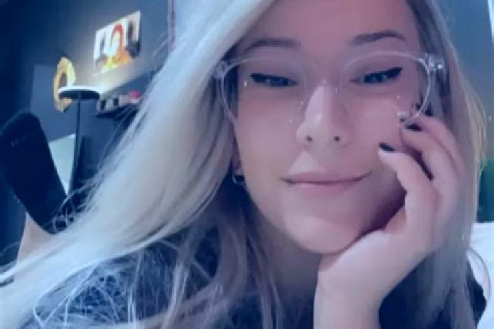 Scarlett, 27, a blonde grey-eyed latina companion based in Tai Mei Tuk. Offering Dinner Date, Tantra, Couples. Available for incall and outcall, day and even...