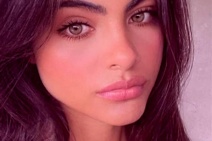 Scarlett, 27, a brunette brown-eyed middle eastern companion based in Sorvik. Offering Dinner Date, Erotic Massage. Available for incall and outcall, day and...