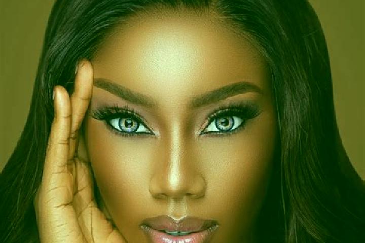 Scarlett, 27, a chestnut blue-eyed ebony companion based in Tekkale. Offering A-Level, Girlfriend Experience, Dinner Date. Available for incall and outcall, ...