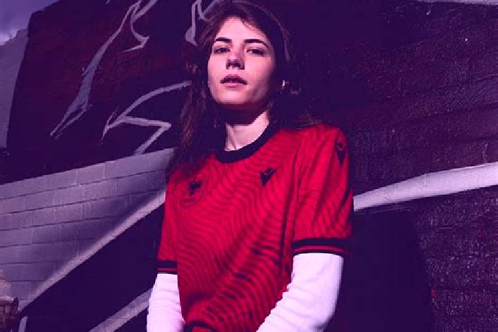 Scarlett, 27 — Escort in Bytyc, Albania