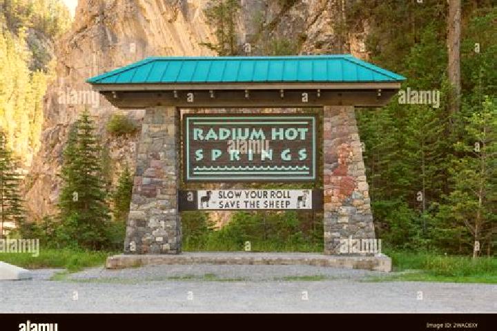 Scarlett, 27 — Escort in Radium Hot Springs, Canada