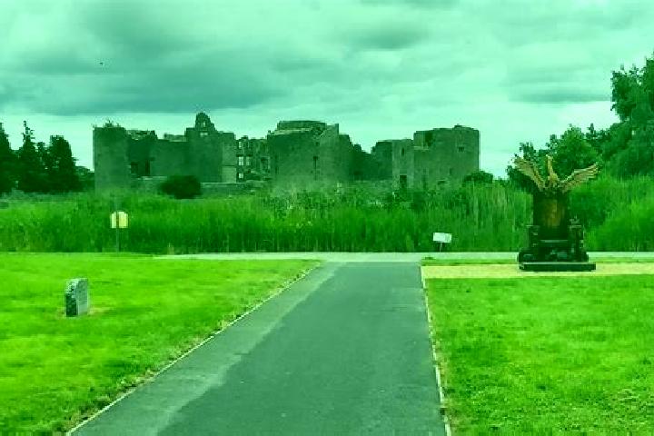 Scarlett, 27 — Escort in Roscommon, Ireland