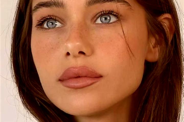 Scarlett, 28, a brunette grey-eyed middle eastern companion based in Cassia dos Coqueiros. Offering Fetish, GFE, CIM, Deep French Kissing. Available for inca...