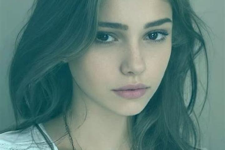 Scarlett, 28, a chestnut grey-eyed slavic companion based in Santo Domingo Keste. Offering Travel Companion, 69, GFE, Overnight, Roleplay. Available for inca...