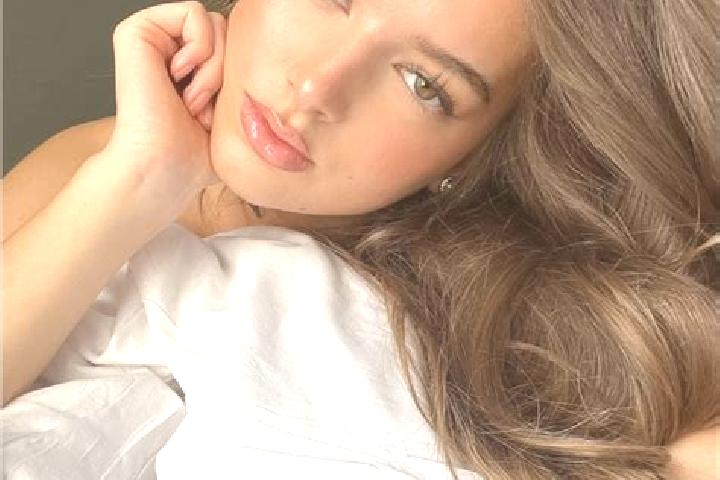 Scarlett, 28, a chestnut hazel-eyed european companion based in Protyven. Offering GFE, A-Level, OWO, Deep French Kissing, Tantra. Available for incall and o...