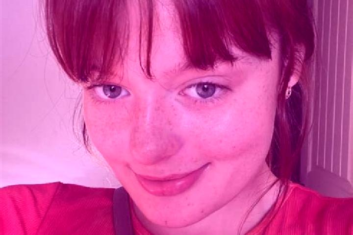 Scarlett, 28, a red grey-eyed european companion based in Wielsbeke. Offering BDSM, Striptease, 69. Available for incall and outcall, day and evening dates.