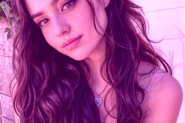 Scarlett, 28, a red hazel-eyed latina companion based in Torma. Offering A-Level, Girlfriend Experience, Striptease. Available for incall and outcall, day an...