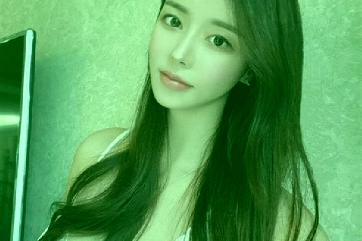 Scarlett, 28 — Escort in Harhiraa, Mongolia