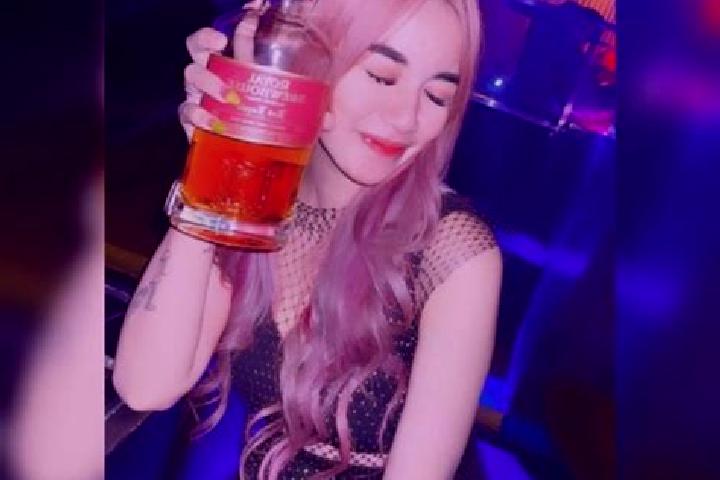 Scarlett, 28 — Escort in Kalkal Barat, Indonesia