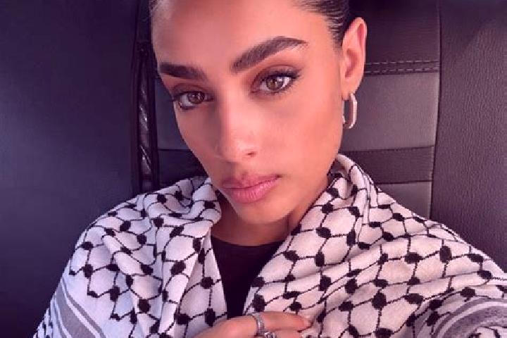 Scarlett, 28 — Escort in Zeyne, Turkey