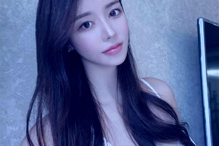 Scarlett, 28 — Escort in Zhuzhoujiang Miaozuxiang, China