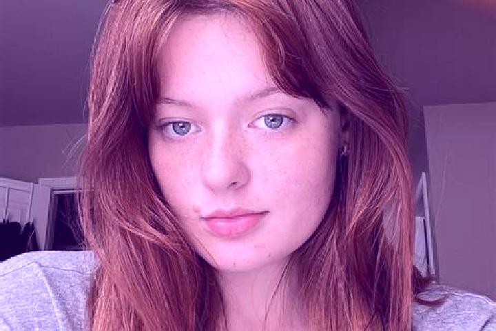 Scarlett, 29, a auburn grey-eyed mixed companion based in Hartiesti. Offering Erotic Massage, Fetish, A-Level, Dinner Date, CIM. Available for incall and out...