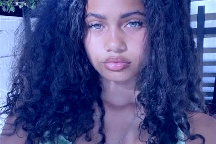Scarlett, 29, a black green-eyed mixed companion based in Nag Hammadi. Offering Fetish, Erotic Massage, Prostate Massage. Available for incall and outcall, o...