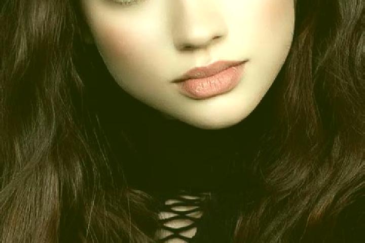 Scarlett, 29, a brunette dark-eyed asian companion based in Henan an. Offering Dinner Date, Domination, Massage, Tantra, Roleplay. Available for incall and o...