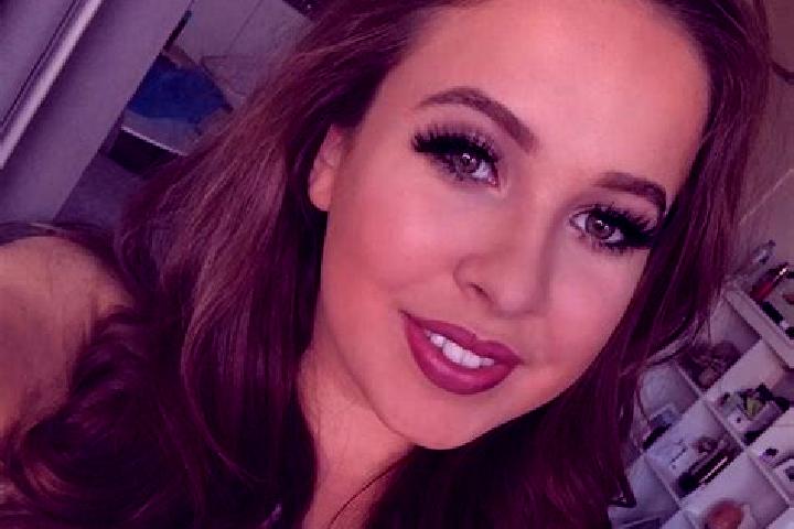 Scarlett, 29, a red dark-eyed caucasian companion based in Via Monti Lessini. Offering Dinner Date, 69, Girlfriend Experience, A-Level. Available for incall ...