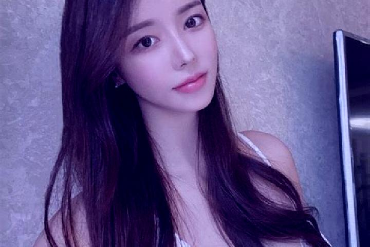 Scarlett, 29 — Escort in Chezhan, China