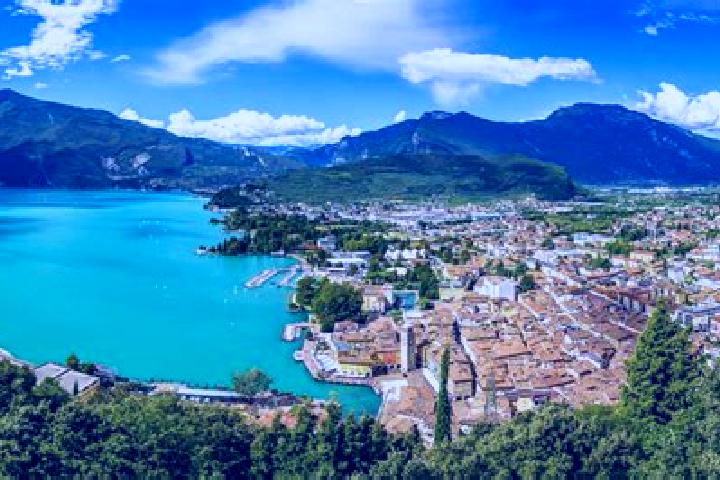 Scarlett, 29 — Escort in Custoza, Italy