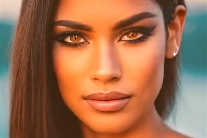Scarlett, 30, a auburn hazel-eyed latina companion based in Shirak. Offering Girlfriend Experience, Massage, Erotic Massage. Available for incall and outcall...