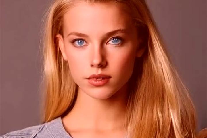 Scarlett, 30, a blonde grey-eyed caucasian companion based in Hamburg-Mitte. Offering Dinner Date, GFE, OWO. Available for incall and outcall, day and evenin...