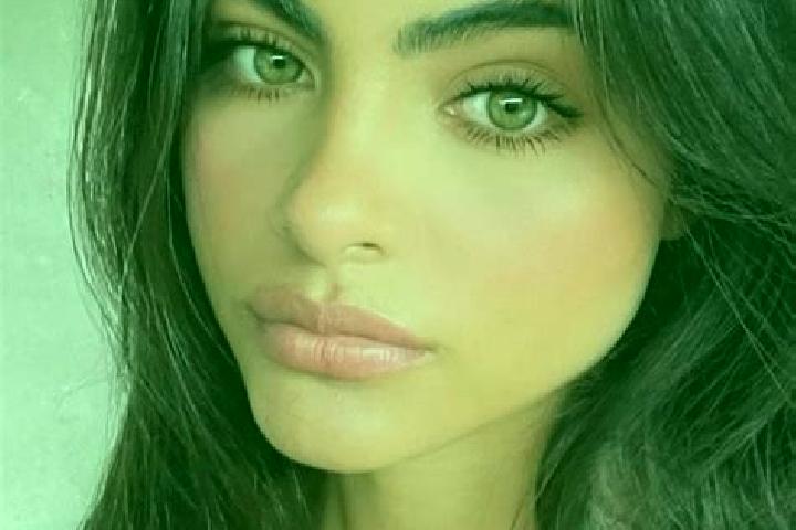 Scarlett, 30, a brunette grey-eyed middle eastern companion based in Dornberg. Offering Tantra, Overnight, OWO, Couples, A-Level. Available for incall and ou...