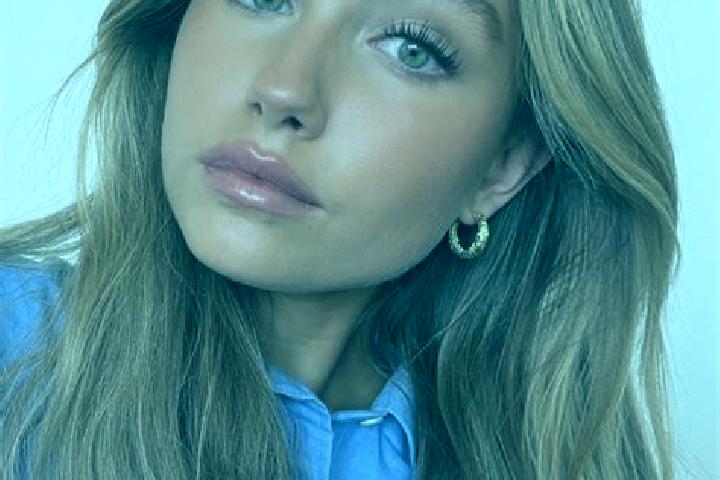 Scarlett, 30, a dark blonde green-eyed indian companion based in La Llanada. Offering Massage, Deep French Kissing, Dinner Date. Available for incall and out...