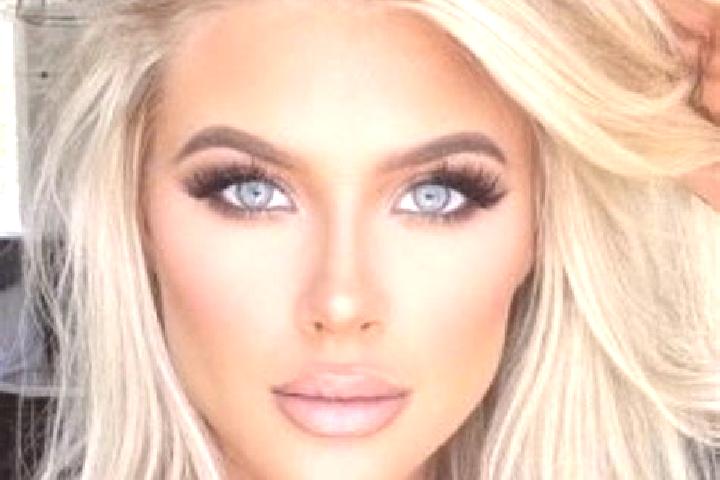 Scarlett, 30, a platinum blonde blue-eyed middle eastern companion based in Vila Langaro. Offering Massage, Dinner Date, Deep French Kissing, Prostate Massag...