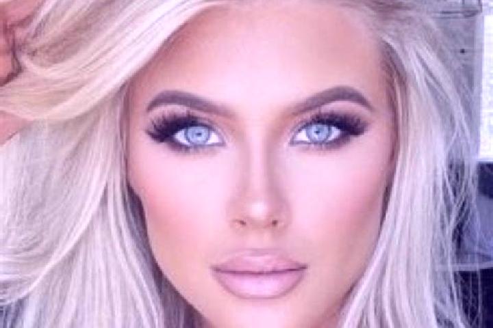 Scarlett, 30, a platinum blonde green-eyed middle eastern companion based in Pamukoeren. Offering Erotic Massage, Couples. Available for incall and outcall, ...