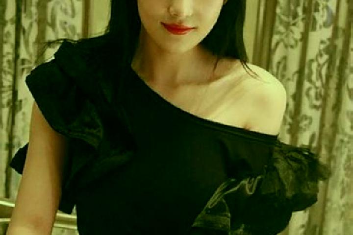 Scarlett, 30, a red dark-eyed asian companion based in Lemnitz. Offering Dinner Date, OWO, Travel Companion, Party Girl, Prostate Massage. Available for inca...