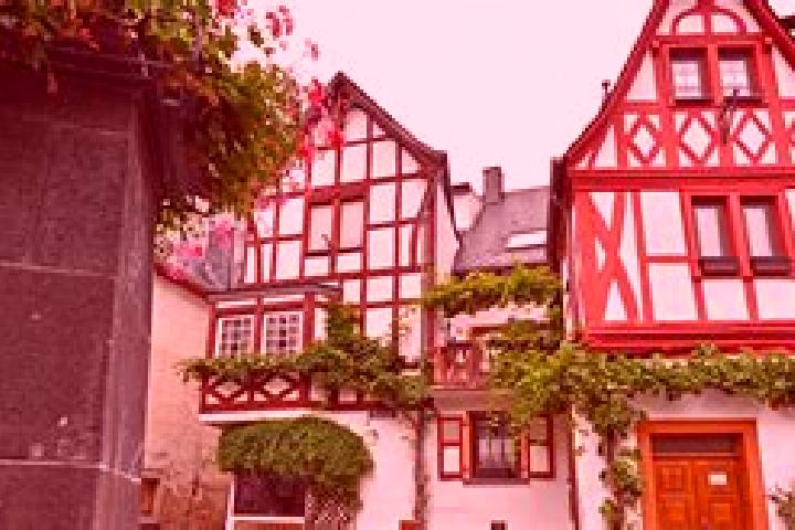 Scarlett, 30 — Escort in Ediger-Eller, Germany