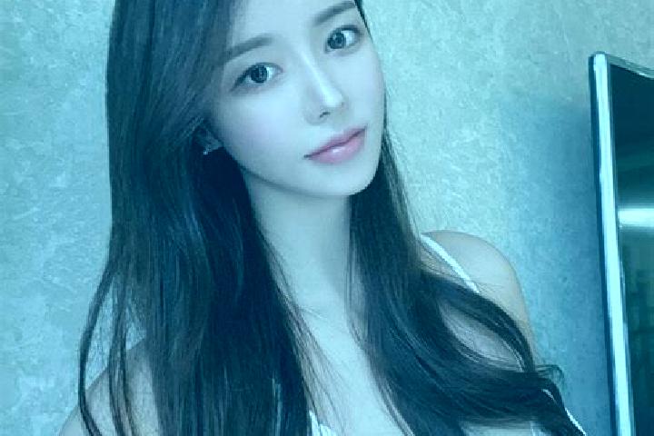 Scarlett, 30 — Escort in Judian, China
