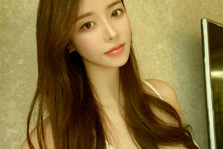 Scarlett, 30 — Escort in Xiadahe, China