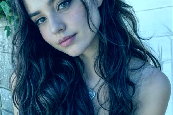 Scarlett, 31, a auburn amber-eyed middle eastern companion based in Azov. Offering Girlfriend Experience, Domination, BDSM. Available for incall and outcall,...
