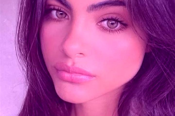 Scarlett, 31, a black green-eyed indian companion based in Stazione di Fasano. Offering Erotic Massage, CIM, Deep French Kissing. Available for incall and ou...