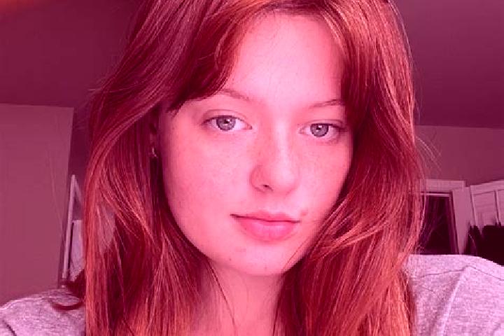 Scarlett, 31, a red grey-eyed mixed companion based in Blackwood. Offering Party Girl, A-Level, Deep French Kissing, Girlfriend Experience. Available for inc...