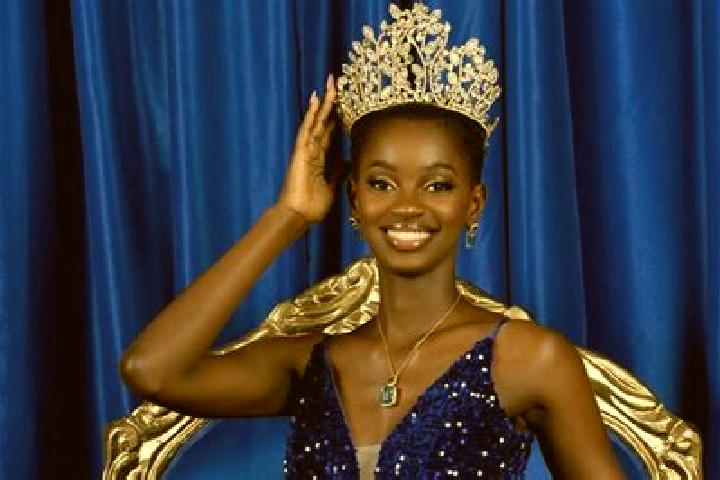 Scarlett, 31 — Escort in Kouassi Golikro, Ivory Coast