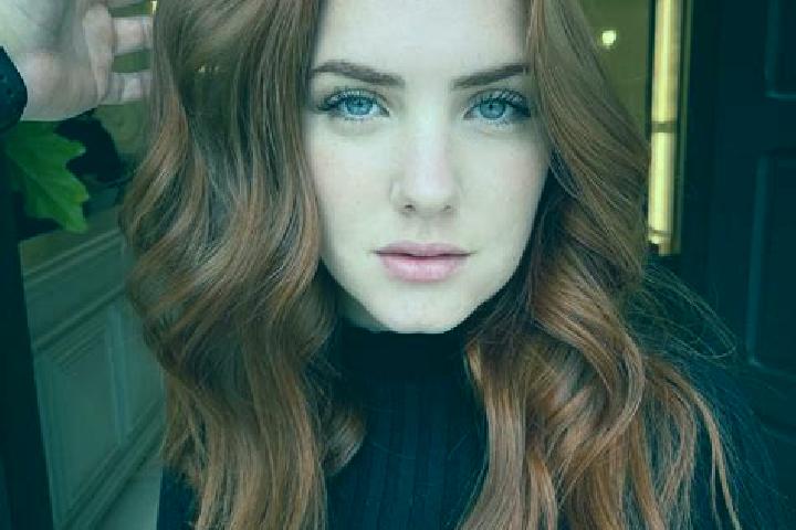 Scarlett, 32, a auburn blue-eyed middle eastern companion based in Linas. Offering A-Level, Girlfriend Experience, Overnight, OWO. Available for incall and o...